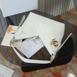 Replica Borse Alta Qualità hobo Dior Voyage piccola/media piatta Macrocannage Bianco Imitazioni Replica qualità specchio Borse Alta Qualità hobo Dior Voyage piccola/media piatta Macrocannage Bianco