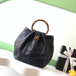 Replica qualità specchio Borsa Chanel Matelasse con manico in plastica effetto legno AS6010 Nero