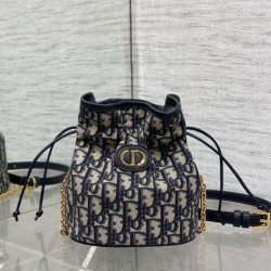 Replica Borse Alta Qualità a secchiello Dior 30 Montaigne Mini Dior Oblique jacquard con coulisse Blu Imitazioni Replica qualità specchio Borse Alta Qualità a secchiello Dior 30 Montaigne Mini Dior Oblique jacquard con coulisse Blu
