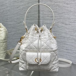 Replica qualità specchio Dior piccola borsa a secchiello Dior Caro Latte Macrocannage Bianco