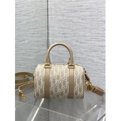 Borsa Dior Groove 20 in tela jacquard Dior Oblique beige Borsa Dior Groove 20 in tela jacquard Dior Oblique beige