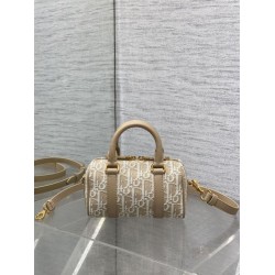 Borsa Dior Groove 16 in tela jacquard Dior Oblique beige Borsa Dior Groove 16 in tela jacquard Dior Oblique beige
