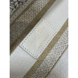 Borsa Christian Dior Medium Lady D-Lite con motivo ricamato latte 