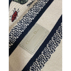 Replica Perfetta Dior Canvas Cabinet De Curiosites ricamata Lady D-Lite media beige