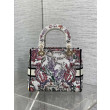 Borsa Dior Lady D-Lite media con ricamo floreale multicolore Borsa Dior Lady D-Lite media con ricamo floreale multicolore