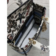 Borsa Dior Medium Lady D-Lite con ricamo Constellation Blu/Bianco Borsa Dior Medium Lady D-Lite con ricamo Constellation Blu/Bianco