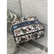 Borsa Dior Medium Lady D-Lite con ricamo Constellation Blu/Bianco Borsa Dior Medium Lady D-Lite con ricamo Constellation Blu/Bianco