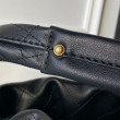 Bora Pari all'originale replica hobo Chanel con finiture metallo dorato AS5976 Nero