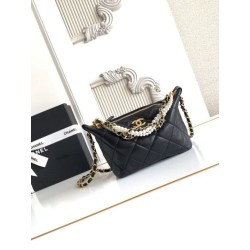 Borsa hobo Chanel piccola Pearls AS5898 pelle di vitello nera