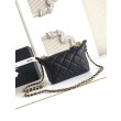 Borsa hobo Chanel piccola Pearls AS5898 pelle di vitello nera