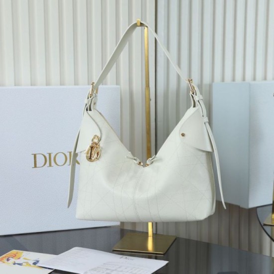 Borse Replica Alta Qualità hobo Dior Voyage piccola/media piatta Macrocannage Bianco