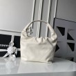Borsa Replica 1:1 hobo grande Chanel con finiture metallo dorato AS5967 Bianco