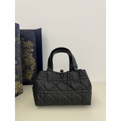 Borsa Tote Dior Toujours mini in Macrocannage nero