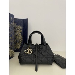 Borsa Tote Dior Toujours mini in Macrocannage nero