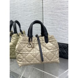 Borsa Tote Dior Toujours piccola/media/grande in pelle di vitello macrocannage beige cipria