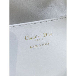 Dior piccola borsa a secchiello Dior Caro Latte Macrocannage Bianco