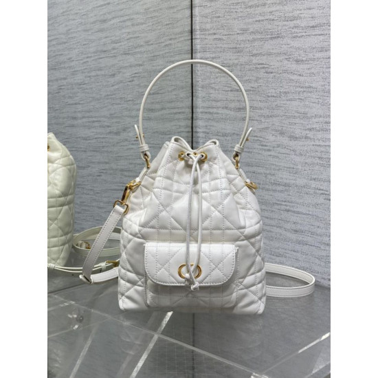 Dior piccola borsa a secchiello Dior Caro Latte Macrocannage Bianco Dior piccola borsa a secchiello Dior Caro Latte Macrocannage Bianco