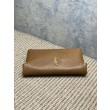 Pochette grande YSL Saint Laurent Cassandre Marrone