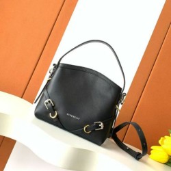 Replica qualità specchio Borsa a spalla Givenchy Voyou Nano Nero
