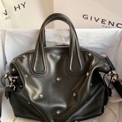 Replica Borse Firmate Nightingale Givenchy con dettagli a croce color argento nera Imitazioni Replica qualità specchio Borse Firmate Nightingale Givenchy con dettagli a croce color argento nera