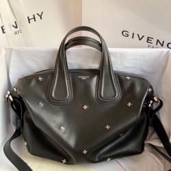 Replica qualità specchio Borse Firmate  Nightingale Givenchy con dettagli a croce color argento nera