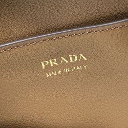 Borsa a secchiello Prada Darling Mini 1BE087 marrone