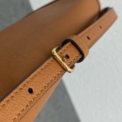 Borsa a tracolla Celine Soft Triomphe Besace Marrone