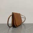 Borsa a tracolla Celine Soft Triomphe Besace Marrone