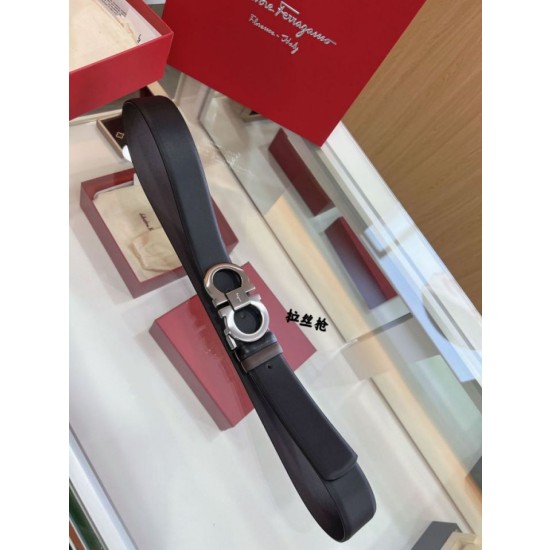 Pari all'originale replica Cintura reversibile da uomo Salvatore Ferragamo da 3,5 cm con fibbia a ferro di cavallo a doppio anello