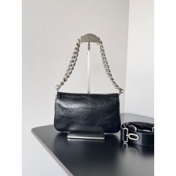 Borse Imitazioni a tracolla Balenciaga BB con patta morbida e finiture argentate