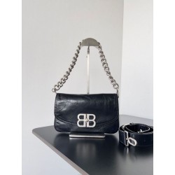 Borse Imitazioni a tracolla Balenciaga BB con patta morbida e finiture argentate