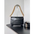 Borse Replica a tracolla Balenciaga BB con patta morbida e finiture dorate