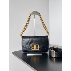 Borse Replica a tracolla Balenciaga BB con patta morbida e finiture dorate