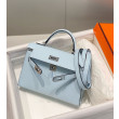 Borsa Hermes Kelly Mini II Azzurro Epsom con hardware dorato Borsa Hermes Kelly Mini II Azzurro Epsom con hardware dorato