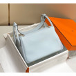 Borse Replica Hermes Lindy 26 cm Blu con finiture dorate Borse Replica Hermes Lindy 26 cm Blu con finiture dorate