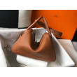 Borsa Hermes Lindy 26 cm Marrone con finiture dorate Borsa Hermes Lindy 26 cm Marrone con finiture dorate
