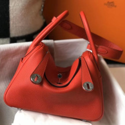 Borsa Hermes Lindy 26 cm Rosso con finiture dorate