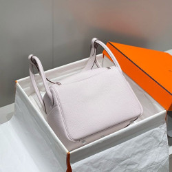 Borse Replica Alta Qualità Hermes Lindy 26 cm viola chiaro con finiture dorate