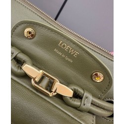 Borsa Loewe Madrid media morbida pelle di vitello oliva