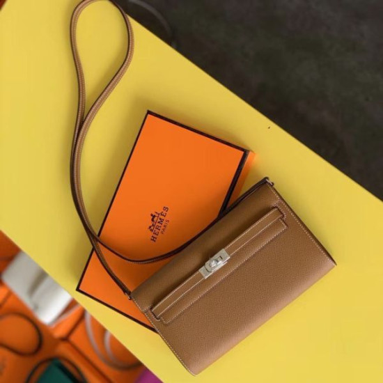Qualità da grande replica di alta qualit&agrave; Portafoglio Hermes Kelly Classique To Go Epsom marrone