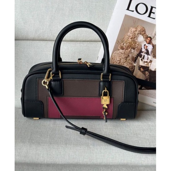 Replica Qualità superiore replica a tracolla Loewe Amazona 23 con dettaglio lucchetto nero Imitazioni Replica qualità specchio Qualità superiore replica a tracolla Loewe Amazona 23 con dettaglio lucchetto nero