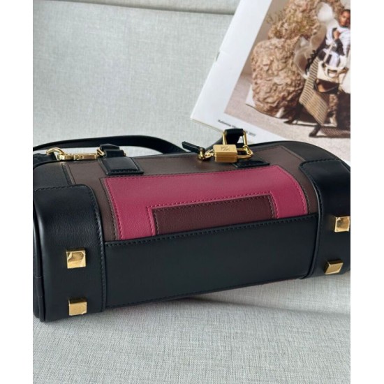 Replica Qualità superiore replica a tracolla Loewe Amazona 23 con dettaglio lucchetto nero Imitazioni Replica qualità specchio Qualità superiore replica a tracolla Loewe Amazona 23 con dettaglio lucchetto nero