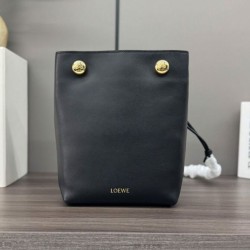 Replica qualità specchio Borse Loewe Pebble Pouch Nero