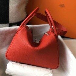 Replica Borsa Hermes Lindy 26 cm Rosso con finiture dorate Imitazioni Replica qualità specchio Borsa Hermes Lindy 26 cm Rosso con finiture dorate