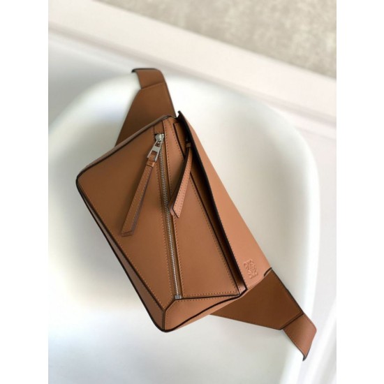 Marsupio classico piccolo Puzzle Edge Loewe Marrone