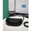 Bora Pari all'originale replica a tracolla con patta Prada Arque 1BD365 Nero