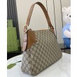Borsa a tracolla media Gucci GG Emblem 815217 Caffè