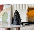 Borse Imitazioni LV Coussin Hobo MM in pelle Monogram M12068