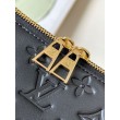 Borse Imitazioni LV Coussin Hobo MM in pelle Monogram M12068