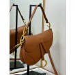 Borse Replica Saddle Dior con tracolla in pelle di vitello martellata marrone